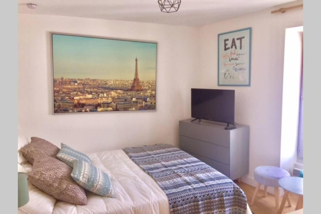 French Typical Apartment Paris Exterior foto