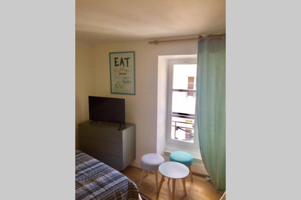 French Typical Apartment Paris Exterior foto